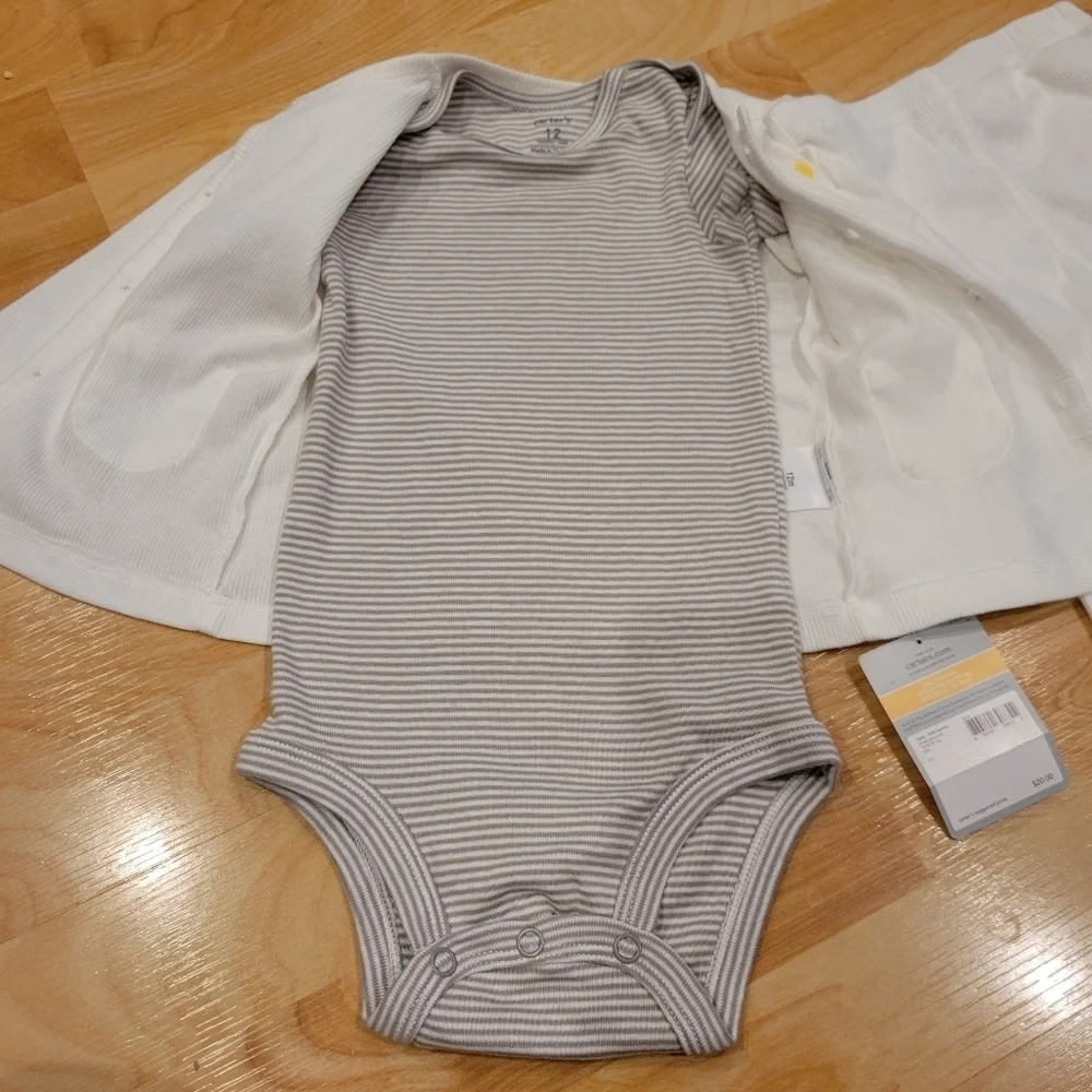 Carter's Three piece baby rubber ducky layette set size 12 months new